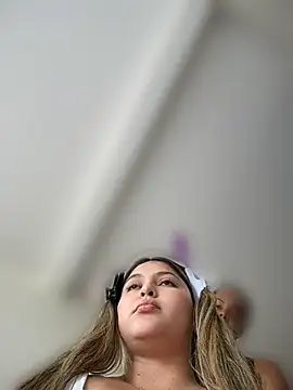 lunablossom_ Chat XXX in diretta