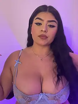 Chat +18 de Kariina__69 ao vivo