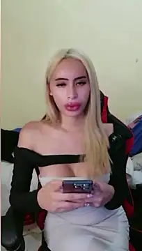 celest_yummyn Webbikameraesitys