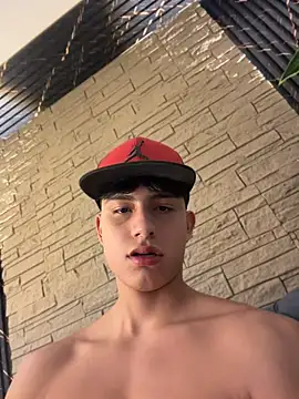 XXX chat uživo modela Lander_Cruz