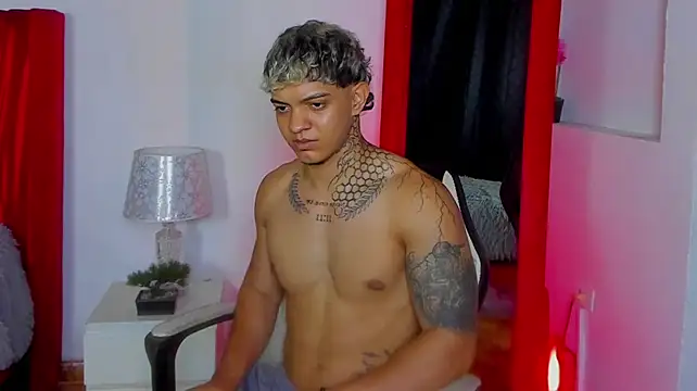 Noah__Browm লাইভ XXX চ্যাট