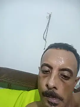 saraieevosarai Adlı Modelin Web Kamerası Şovu