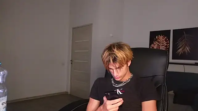 XXX chat uživo modela Denis_Wu