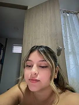 lunablossom_'s Live XXX Chat