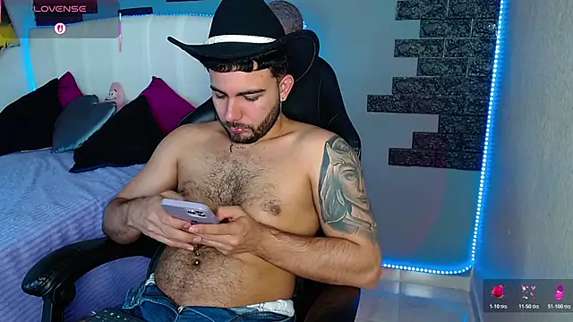 צ'אט XXX בשידור חי של adamhairy