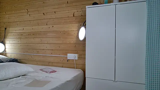 wild41 Show in webcam