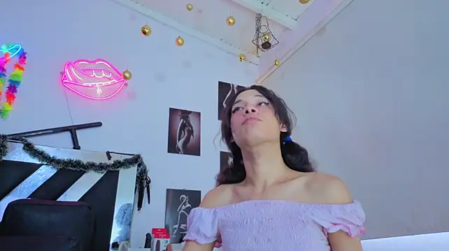 Chat +18 de karla_slut_dirty ao vivo