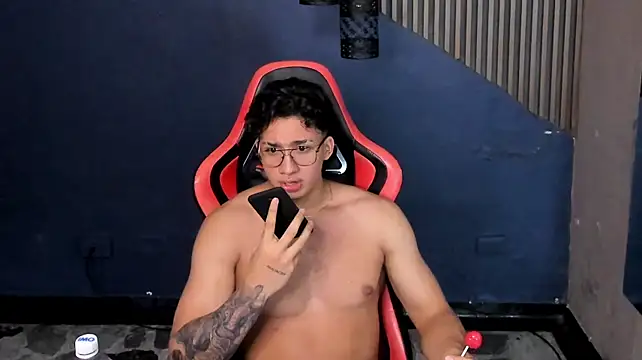 Chat XXX ao vivo de Axxel_Muscle