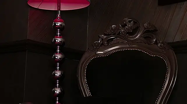 MistressEly Adlı Modelin Canlı XXX Sohbeti