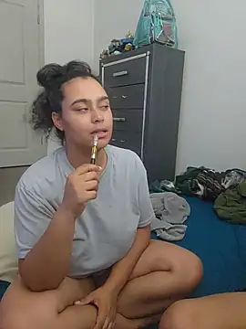 cinnaminnie webkamerás műsora