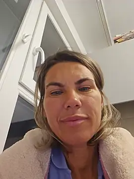FeliciaKrige Chat XXX live