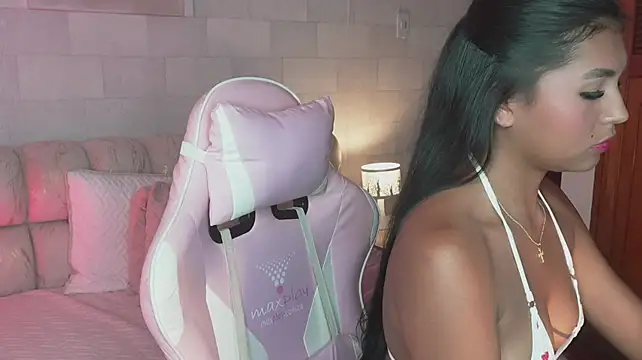 Naomi-Gray XXX чат на живо