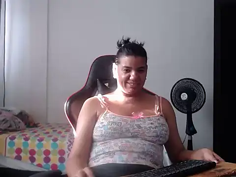 Chatroom XXX en direct de Adriana_0312