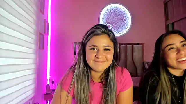 Sofi_isXXX webkamerás műsora