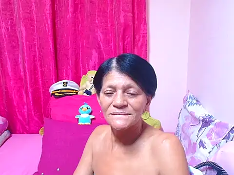 sluttyrox Adlı Modelin Canlı XXX Sohbeti