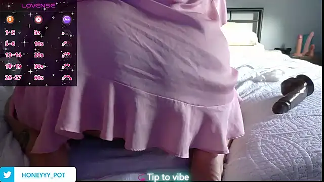 honeeyyy_pot élő XXX-chatje