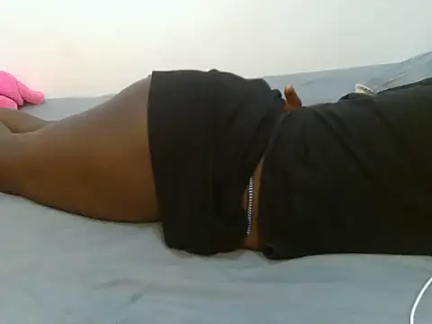 HOTMAYA254 élő XXX-chatje