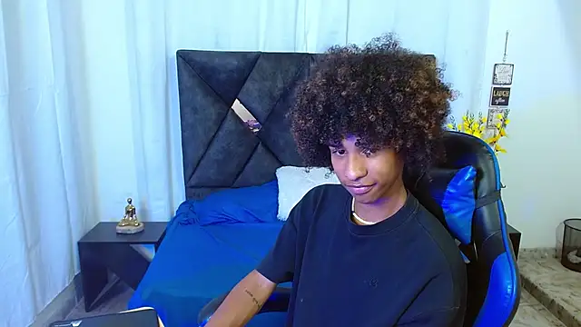 XXX chat uživo modela angelll18_
