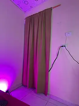 Alessia_Nassar élő XXX-chatje