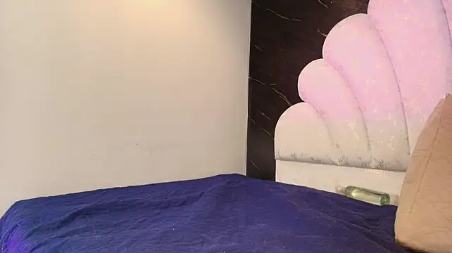 kissme_luna élő XXX-chatje