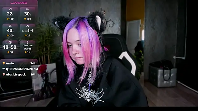 Miiu_miiu élő XXX-chatje