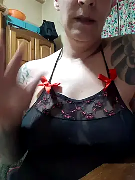 sexytattooed7 élő XXX-chatje