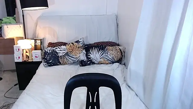 hugecockpaula Pertunjukan Webcam
