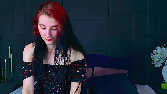 NicoleSinn élő XXX-chatje