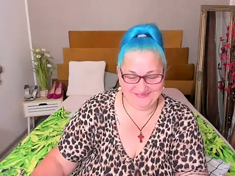 Sugarmommy_69X élő XXX-chatje