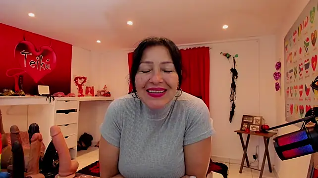 Sarah_teiku élő XXX-chatje