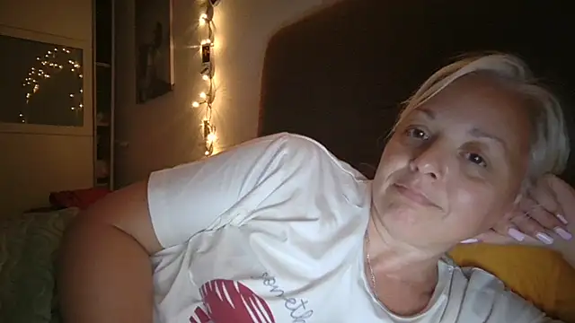 Linsy_Kim élő XXX-chatje