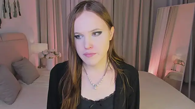 EffieMinki's Live XXX Chat