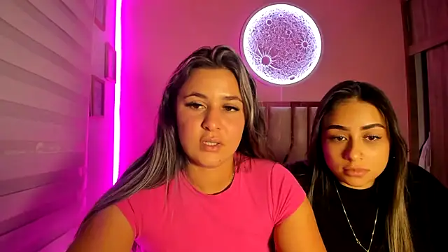 Sofi_isXXX élő XXX-chatje