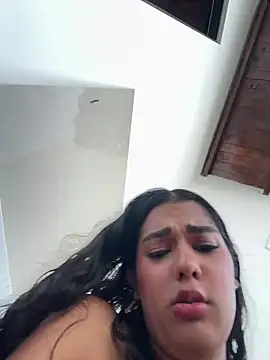 EmmaRoux_ Adlı Modelin Canlı XXX Sohbeti