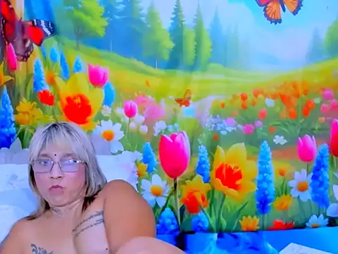 indianroxy élő XXX-chatje