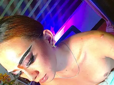 HOLLYWOOD_QUEEN_88 élő XXX-chatje