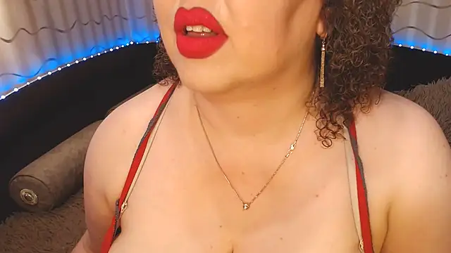 BustyKatty's Live XXX Chat