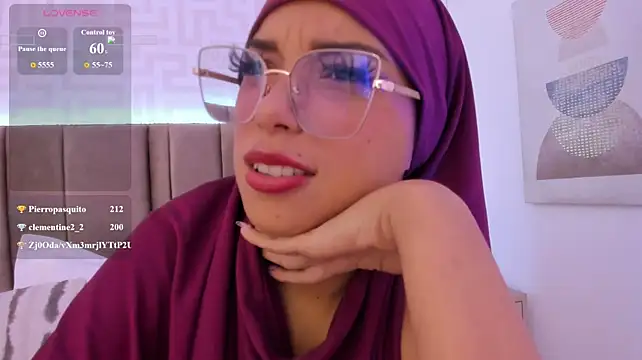 naishaa_'s Live XXX Chat