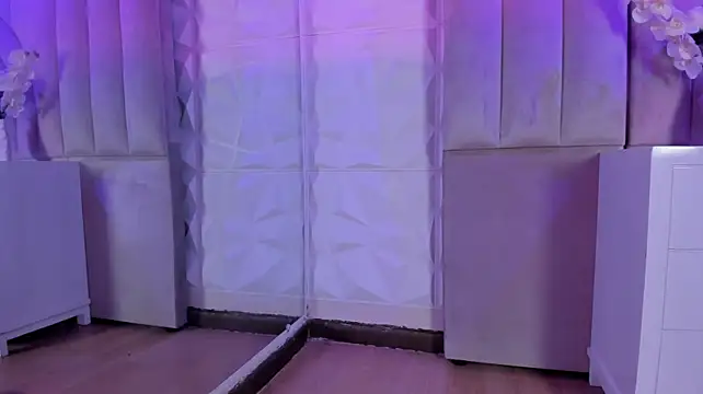 chloe_larson élő XXX-chatje