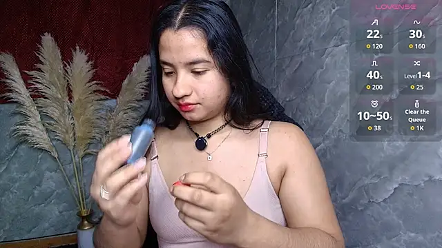 thepeach_ élő XXX-chatje