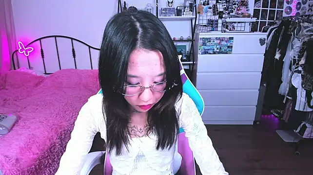 Živý XXX chat ashleywowmeow