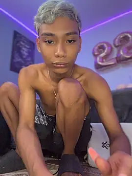 alejo_cute élő XXX-chatje