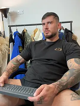 Czat XXX na żywo – DimitriSullivan_