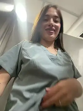 Sweet_Milaa1 élő XXX-chatje