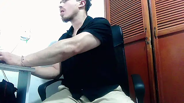 TouchDaddy4's Webcam Show