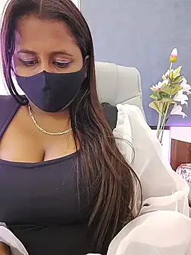 LoveLy-Soneya élő XXX-chatje