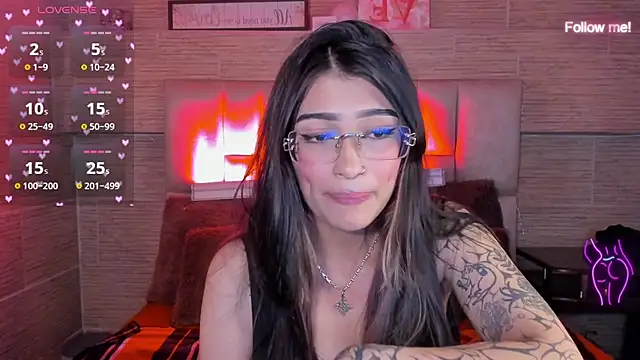mia_devine_ Adlı Modelin Canlı XXX Sohbeti