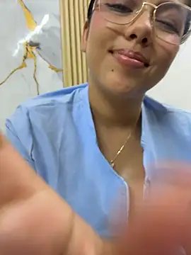 babysaritaa élő XXX-chatje