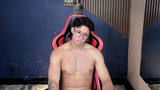 Chat XXX ao vivo de Axxel_Muscle