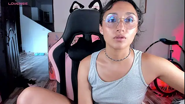 adrena_10 élő XXX-chatje
